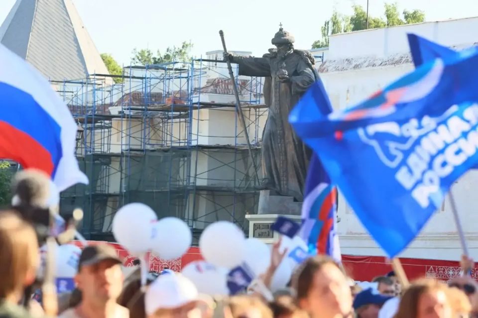Георгий Филимонов: Поздравил вологжан с Днём России — государственным праздником самой красивой, сильной, величественной и могучей страны Георгий Филимонов: Поздравил вологжан с Днём России — государственным праздником самой красивой, сильной, величественной и могучей страны