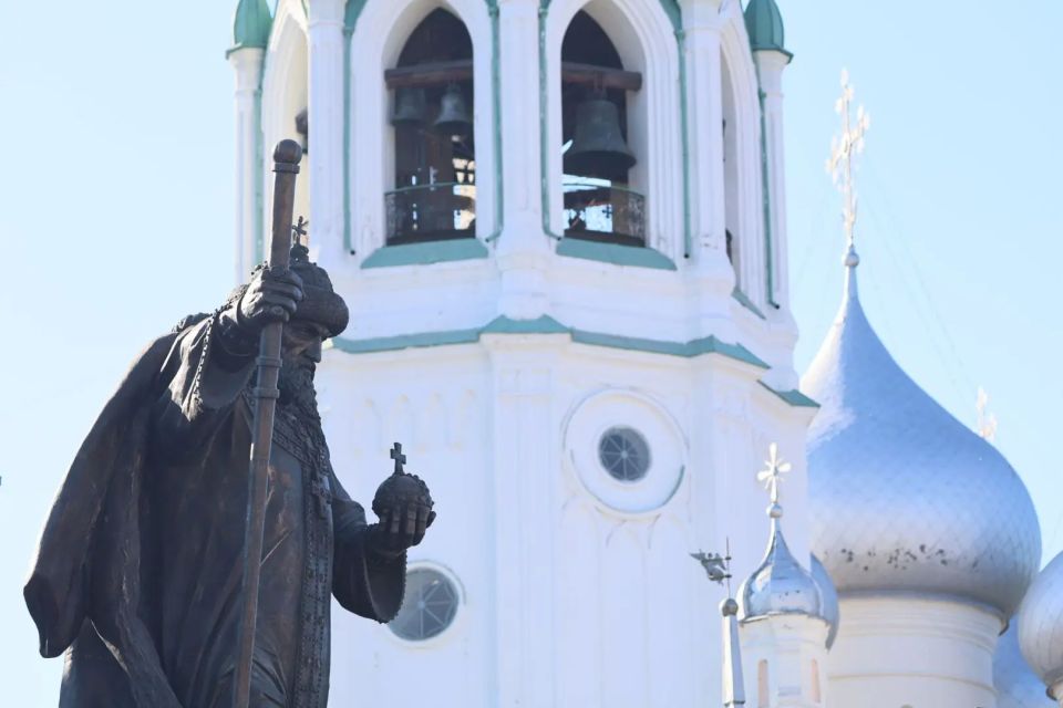 Георгий Филимонов: Вологжане и гости региона отмечают День России целыми семьями, гуляют, делают яркие фотографии Георгий Филимонов: Вологжане и гости региона отмечают День России целыми семьями, гуляют, делают яркие фотографии