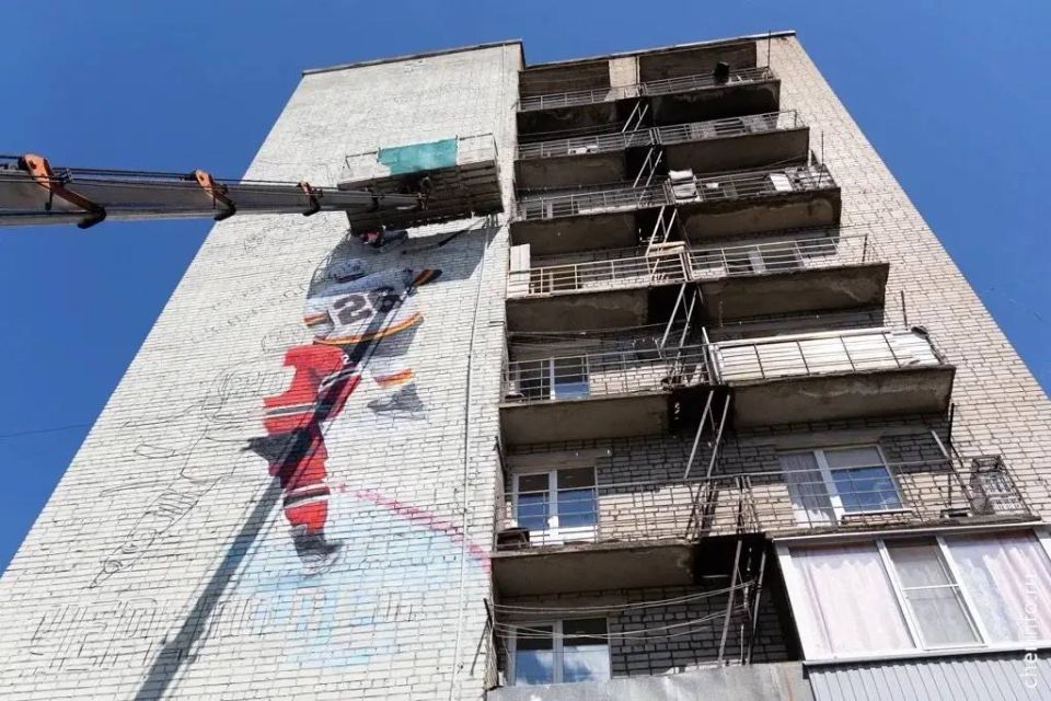 Андрей Накрошаев: Первые сюжеты на домах: начинаем работы по нанесению муралов в Череповце Андрей Накрошаев: Первые сюжеты на домах: начинаем работы по нанесению муралов в Череповце