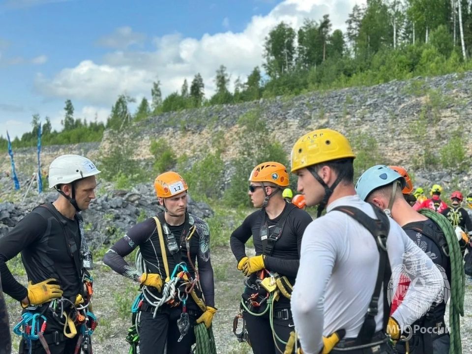 В Вытегорском округе продолжаются соревнования по многоборью спасателей В Вытегорском округе продолжаются соревнования по многоборью спасателей