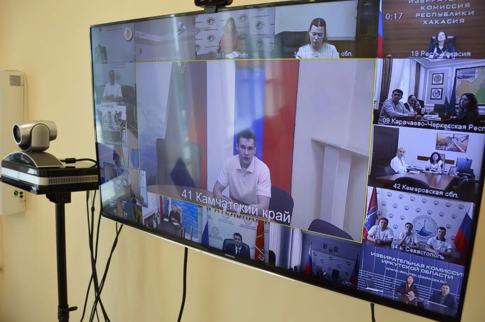 Опыт работы молодежных избирательных комиссий страны обсудили в рамках селекторного совещания под председательством члена ЦИК России Павла Андреева Опыт работы молодежных избирательных комиссий страны обсудили в рамках селекторного совещания под председательством члена ЦИК России Павла Андреева