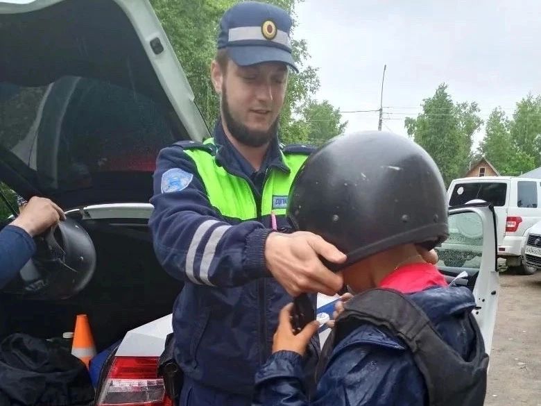 В Белозерске полицейские провели экскурсию в отдел полиции В Белозерске полицейские провели экскурсию в отдел полиции