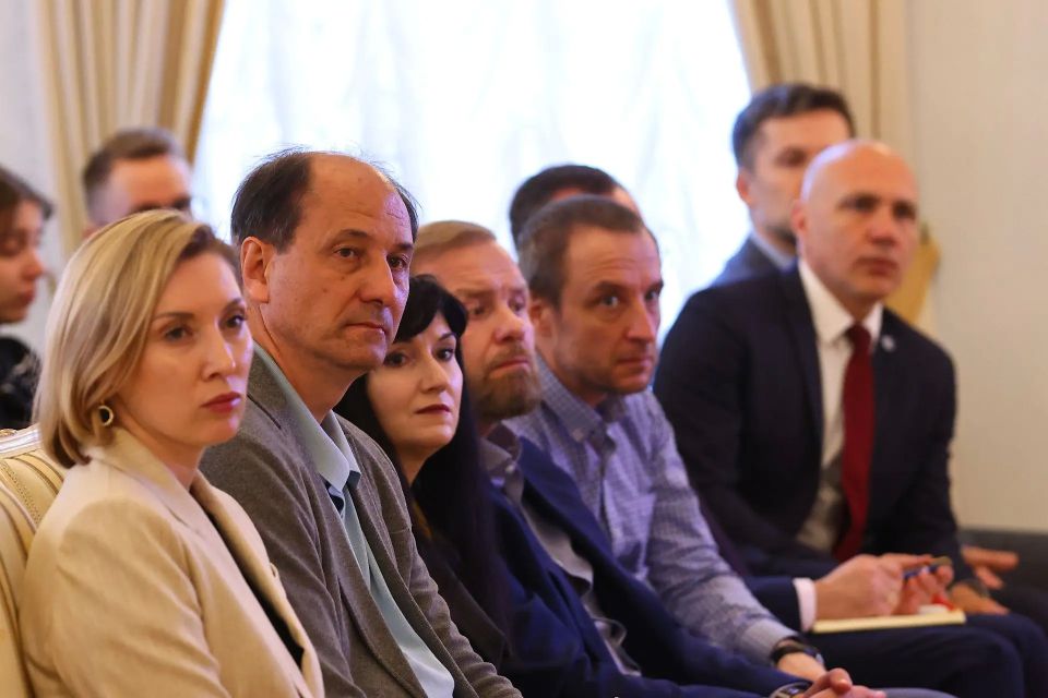 Георгий Филимонов: В Вологде открыл заседание Международного футурологического клуба «Умная цивилизация» с участием ведущих учёных из Китая Георгий Филимонов: В Вологде открыл заседание Международного футурологического клуба «Умная цивилизация» с участием ведущих учёных из Китая