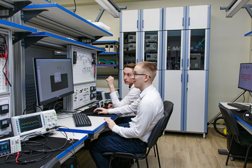 Нацпроект «Молодежь и дети» открывает новые возможности для обучения и профессионального становления Нацпроект «Молодежь и дети» открывает новые возможности для обучения и профессионального становления