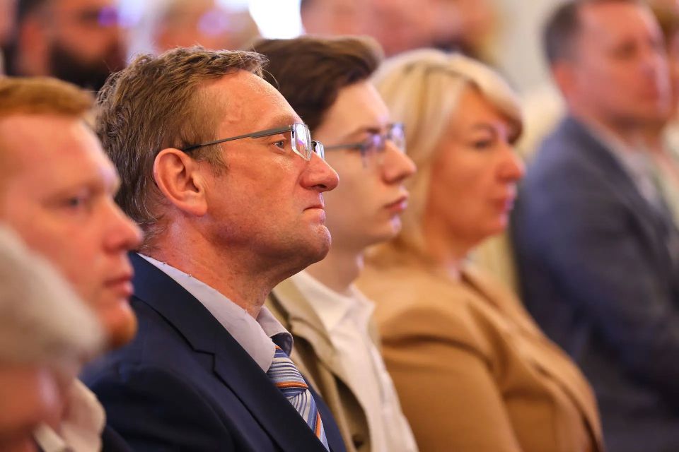Георгий Филимонов: В Вологде открыл заседание Международного футурологического клуба «Умная цивилизация» с участием ведущих учёных из Китая Георгий Филимонов: В Вологде открыл заседание Международного футурологического клуба «Умная цивилизация» с участием ведущих учёных из Китая