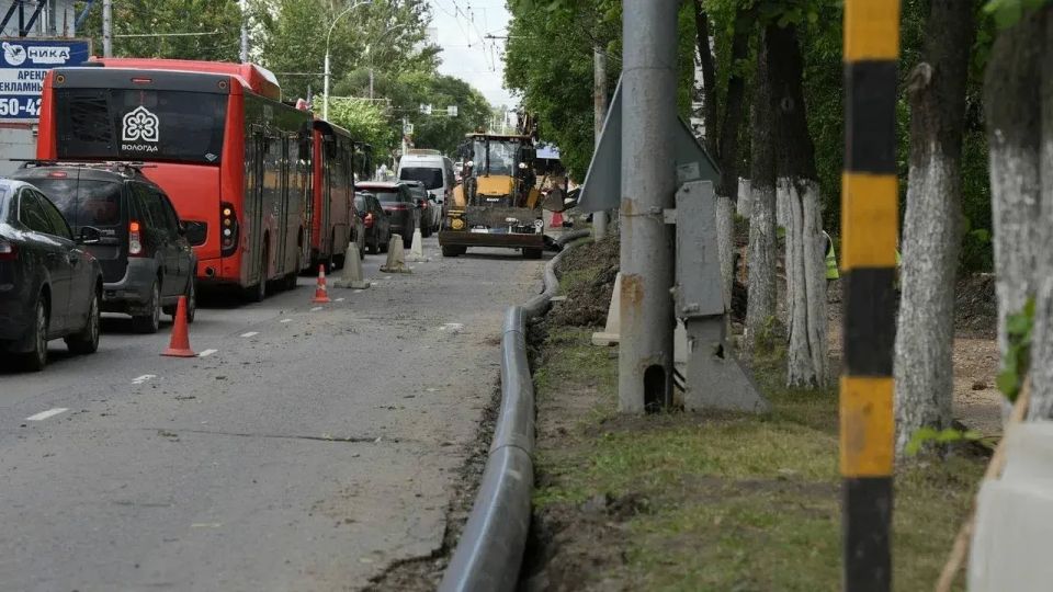 В Вологде продолжается ремонт ключевой улицы города