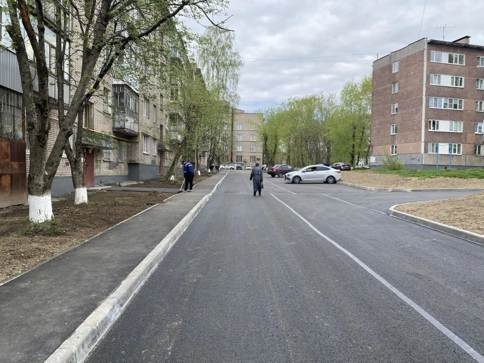 Георгий Филимонов: В Череповце почти половина дворов, запланированных для благоустройства на этот год, уже готовы Георгий Филимонов: В Череповце почти половина дворов, запланированных для благоустройства на этот год, уже готовы
