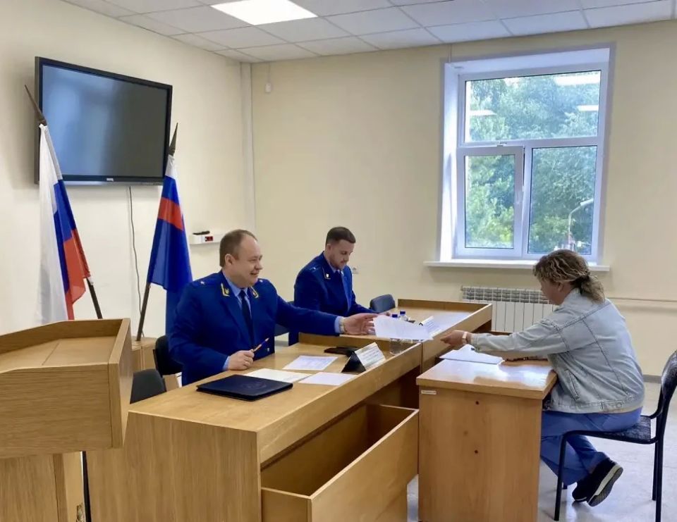 Прокурор области Андрей Тимошичев провел личный прием жителей города Вологды и Вологодского округа Прокурор области Андрей Тимошичев провел личный прием жителей города Вологды и Вологодского округа