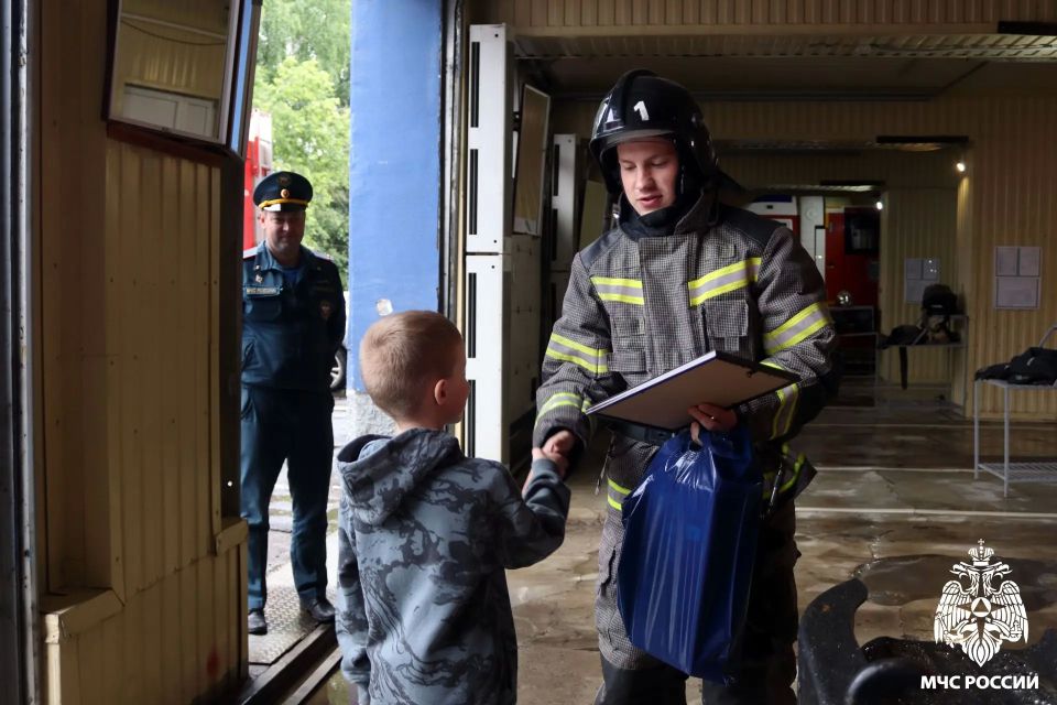 Сегодня в музее пожарной охраны Вологодской области побывали необычные гости Сегодня в музее пожарной охраны Вологодской области побывали необычные гости
