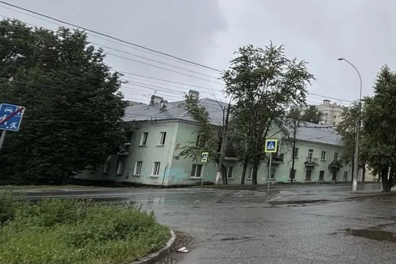 В Вологде водитель автомобиля сбил 17-летнюю девушку и уехал