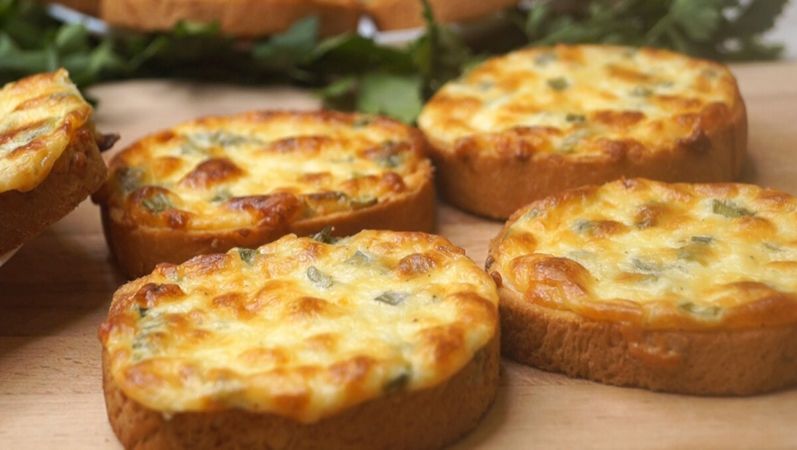 Сырные гренки: быстрое и вкусное решение для завтрака