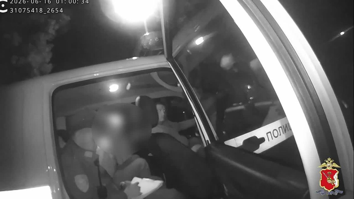 В Череповце сотрудники патрульно-постовой службы полиции по горячим следам задержали подозреваемого в грабеже с применением насилия
