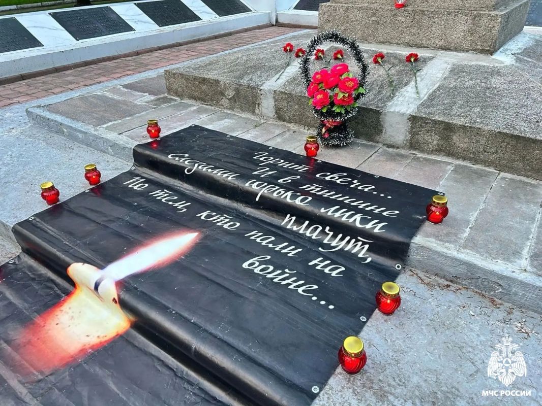 Память, что не меркнет…. Ровно 85 лет назад наша страна вступила в неравную схватку с врагом, чтобы отстоять свою свободу и независимость Память, что не меркнет…. Ровно 85 лет назад наша страна вступила в неравную схватку с врагом, чтобы отстоять свою свободу и независимость