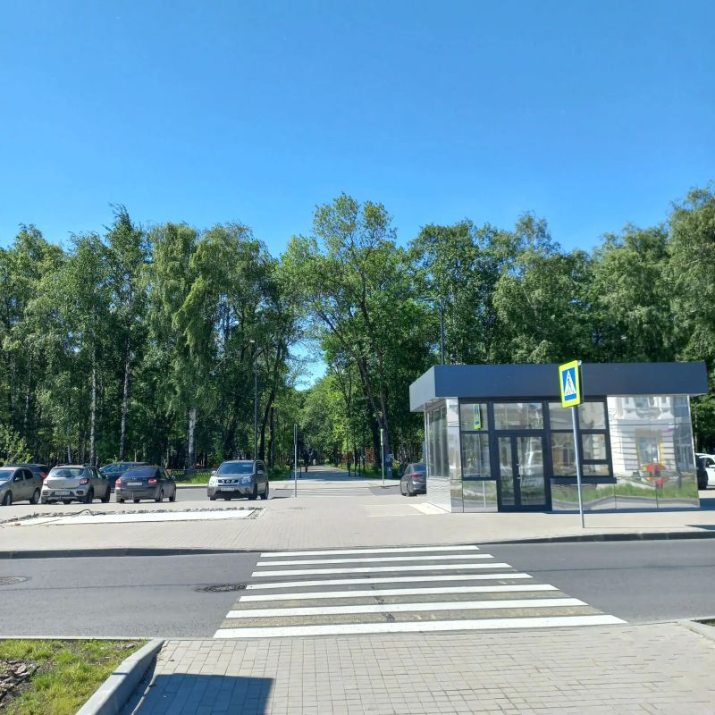 Киоск демонтировали, вид на привокзальной площади испортили Киоск демонтировали, вид на привокзальной площади испортили