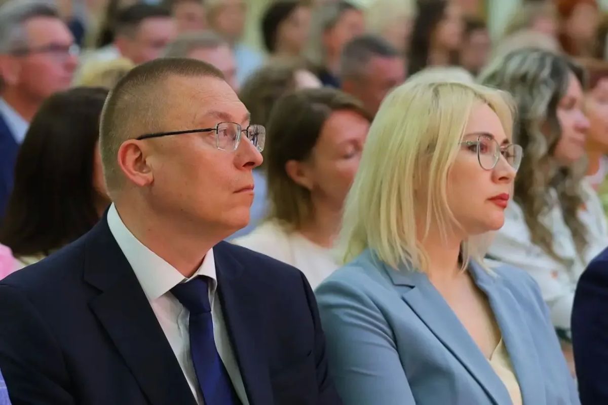 Георгий Филимонов: С Днём медицинского работника поздравил врачей, фельдшеров, медсестёр, лаборантов, руководителей медучреждений Вологодчины Георгий Филимонов: С Днём медицинского работника поздравил врачей, фельдшеров, медсестёр, лаборантов, руководителей медучреждений Вологодчины