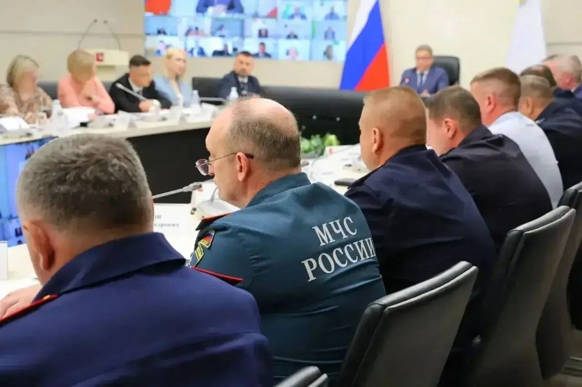 Губернатор провел заседание антитеррористической комиссии Вологодской области, на котором рассмотрели вопросы обеспечения безопасности жителей региона, повышения антитеррористической защищенности объектов инфраструктуры и... Губернатор провел заседание антитеррористической комиссии Вологодской области, на котором рассмотрели вопросы обеспечения безопасности жителей региона, повышения антитеррористической защищенности объектов инфраструктуры и...