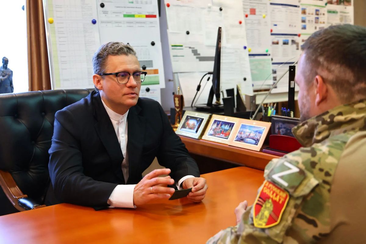 Георгий Филимонов: Встретился с соратником, военным корреспондентом Вологодской области в зоне Специальной военной операции Михаилом Суриковым Георгий Филимонов: Встретился с соратником, военным корреспондентом Вологодской области в зоне Специальной военной операции Михаилом Суриковым
