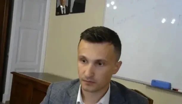 Замгубернатора Виталий Кобыльников отметил, что одной из ключевых точек программы станет открытие тематической выставки, посвященной блокаде Ленинграда