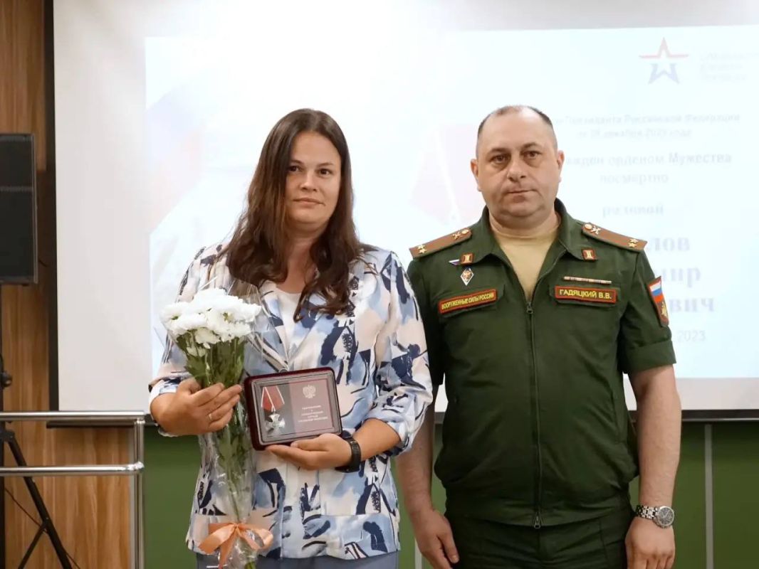 Андрей Накрошаев: В День ветеранов боевых действий передали государственные награды семьям погибших защитников Отечества Андрей Накрошаев: В День ветеранов боевых действий передали государственные награды семьям погибших защитников Отечества