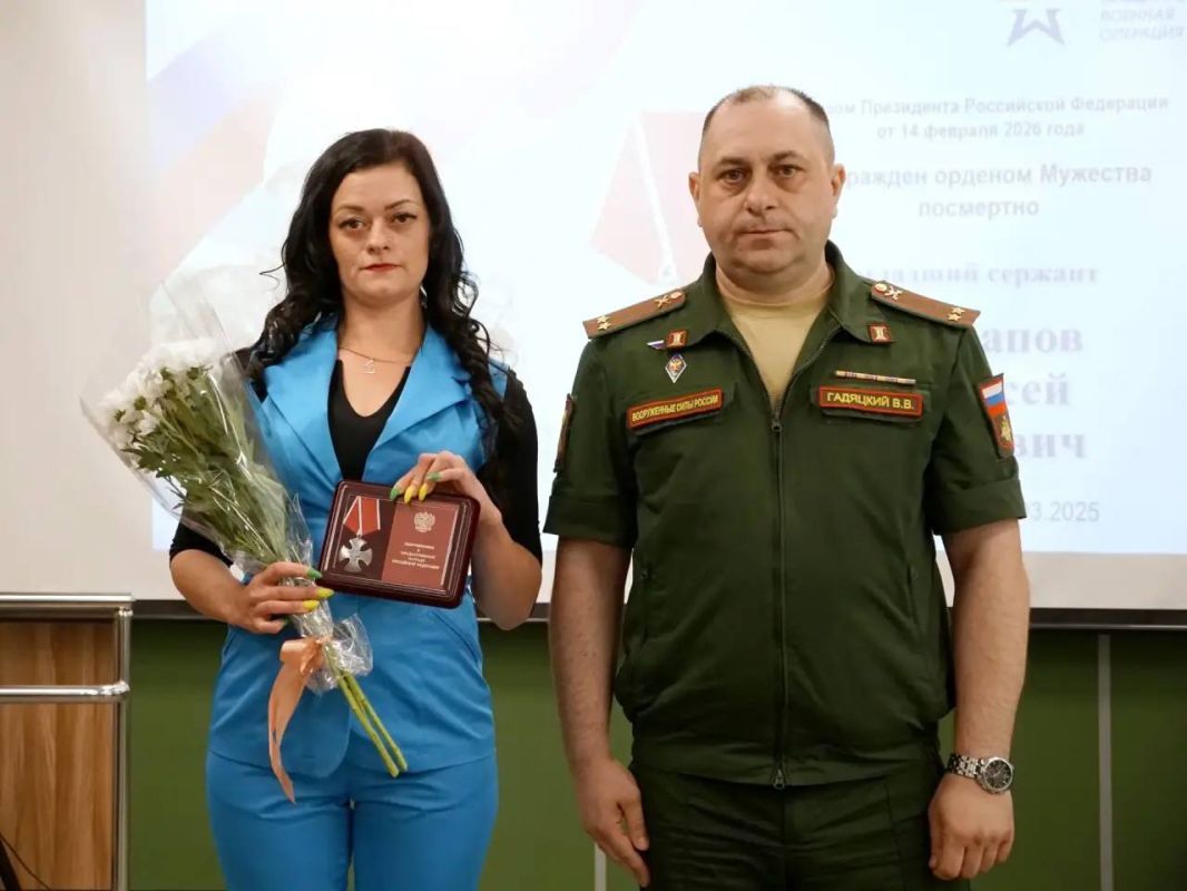 Андрей Накрошаев: В День ветеранов боевых действий передали государственные награды семьям погибших защитников Отечества Андрей Накрошаев: В День ветеранов боевых действий передали государственные награды семьям погибших защитников Отечества