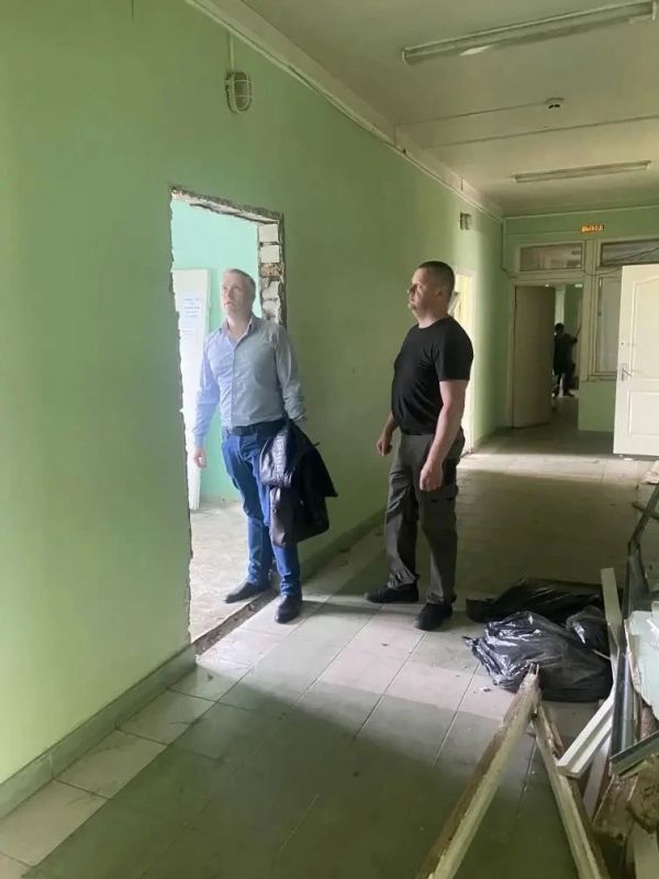 Заместитель министра здравоохранения Вологодской области Дмитрий Закондырин посетил Вытегорскую ЦРБ Заместитель министра здравоохранения Вологодской области Дмитрий Закондырин посетил Вытегорскую ЦРБ