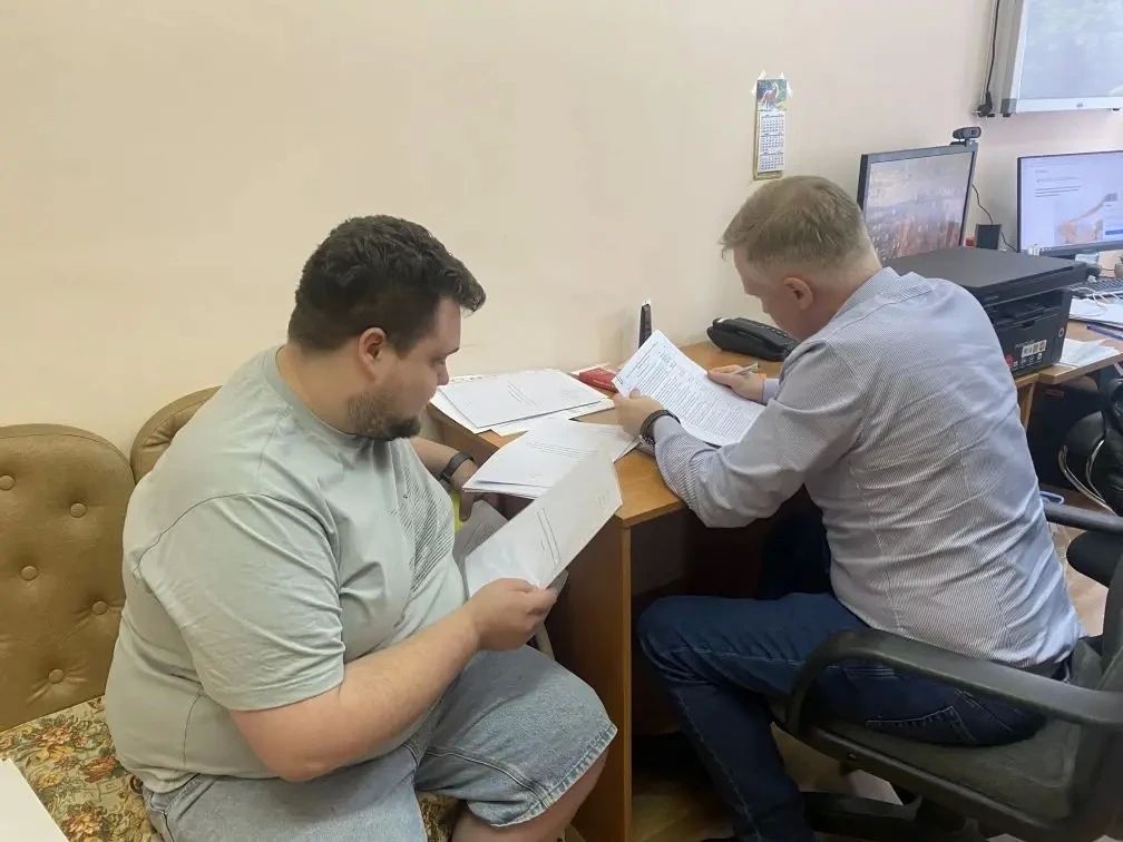 Заместитель министра здравоохранения Вологодской области Дмитрий Закондырин посетил Вытегорскую ЦРБ Заместитель министра здравоохранения Вологодской области Дмитрий Закондырин посетил Вытегорскую ЦРБ