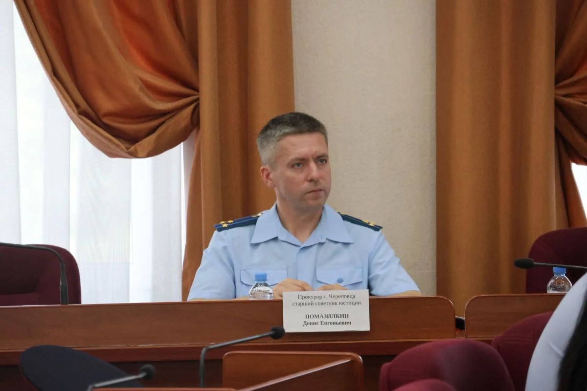 Начальник регионального УМВД, генерал-майор полиции Павел Серов, подвел итоги оперативно-служебной деятельности за первое полугодие 2026 года в Череповце Начальник регионального УМВД, генерал-майор полиции Павел Серов, подвел итоги оперативно-служебной деятельности за первое полугодие 2026 года в Череповце