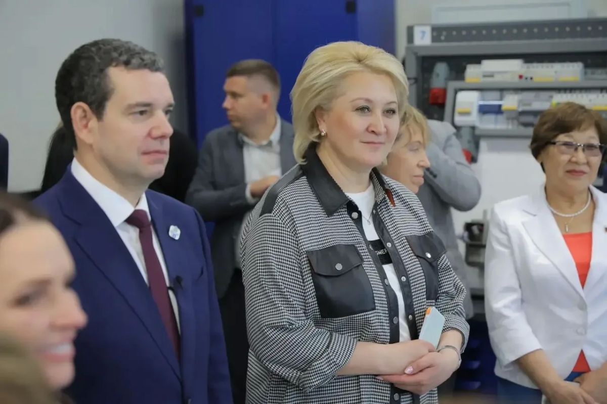 Председатель Комитета СФ по науке, образованию и культуре Лилия Гумерова совместно с членами Комитета и представителями федеральных органов власти посетили образовательные организации нашего региона для изучения опыта... Председатель Комитета СФ по науке, образованию и культуре Лилия Гумерова совместно с членами Комитета и представителями федеральных органов власти посетили образовательные организации нашего региона для изучения опыта...