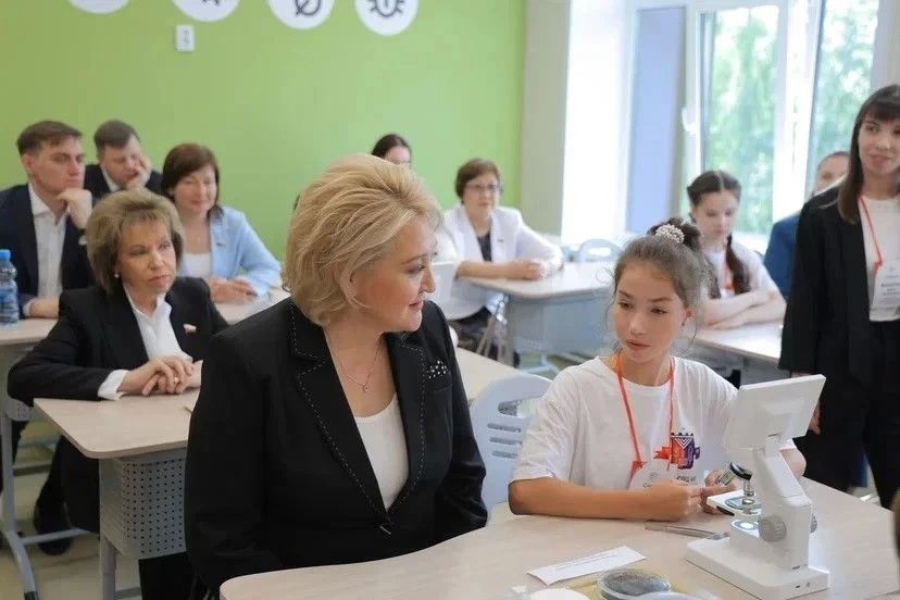 Сегодня, 10 июля, на Вологодчине продолжается работа Комитета СФ по науке, образованию и культуре во главе с председателем Лилией Гумеровой для изучения опыта Вологодской области по подготовке кадров для ключевых отраслей... Сегодня, 10 июля, на Вологодчине продолжается работа Комитета СФ по науке, образованию и культуре во главе с председателем Лилией Гумеровой для изучения опыта Вологодской области по подготовке кадров для ключевых отраслей...