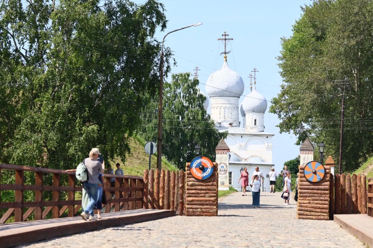 Георгий Филимонов: Белозерск — один из древнейших городов России, где история живёт на улицах, в храмах, древнем земляном валу, народных традициях и памяти поколений Георгий Филимонов: Белозерск — один из древнейших городов России, где история живёт на улицах, в храмах, древнем земляном валу, народных традициях и памяти поколений