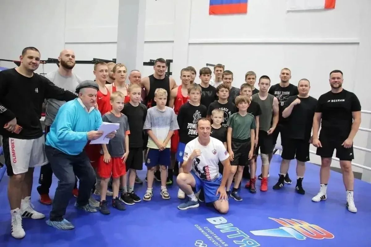 Георгий Филимонов: Доброе утро!. Титулованный российский боксёр Алексей Папин провёл в Вологде серию мастер-классов для юных спортсменов Георгий Филимонов: Доброе утро!. Титулованный российский боксёр Алексей Папин провёл в Вологде серию мастер-классов для юных спортсменов