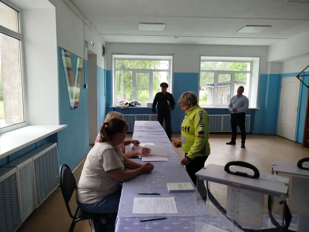Тренировка по эвакуации членов участковой избирательной комиссии Тренировка по эвакуации членов участковой избирательной комиссии