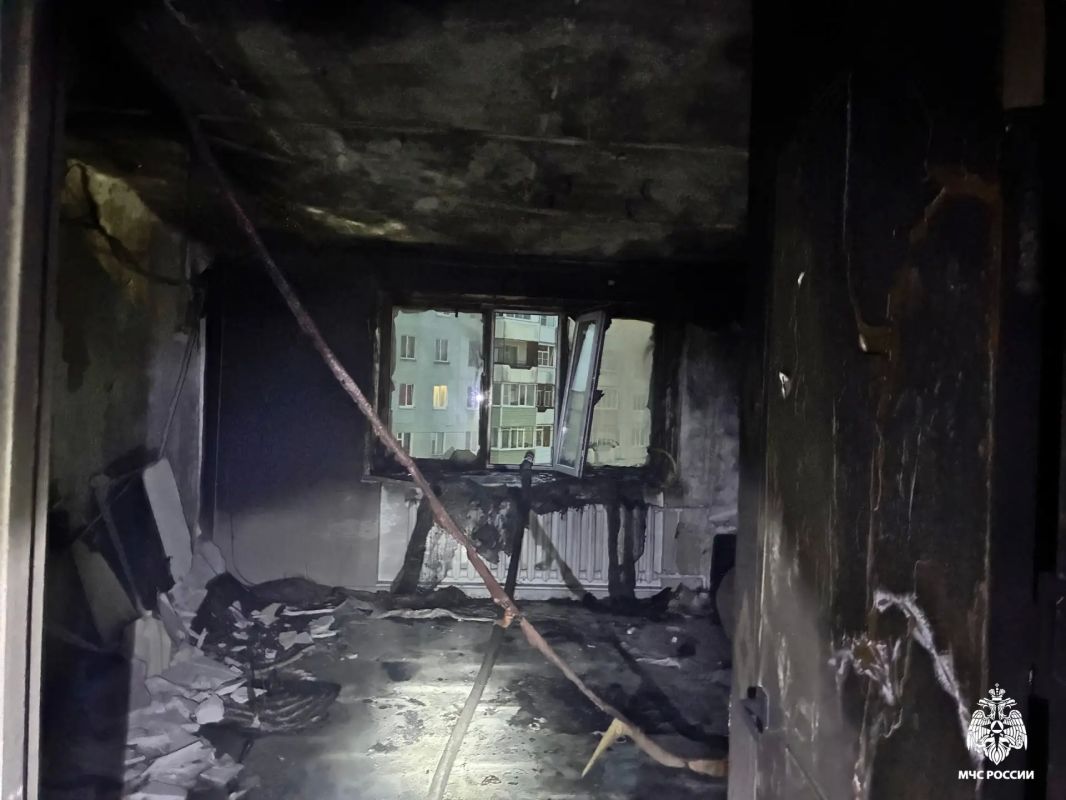 20 человек эвакуировались из горящей пятиэтажки в Вологде