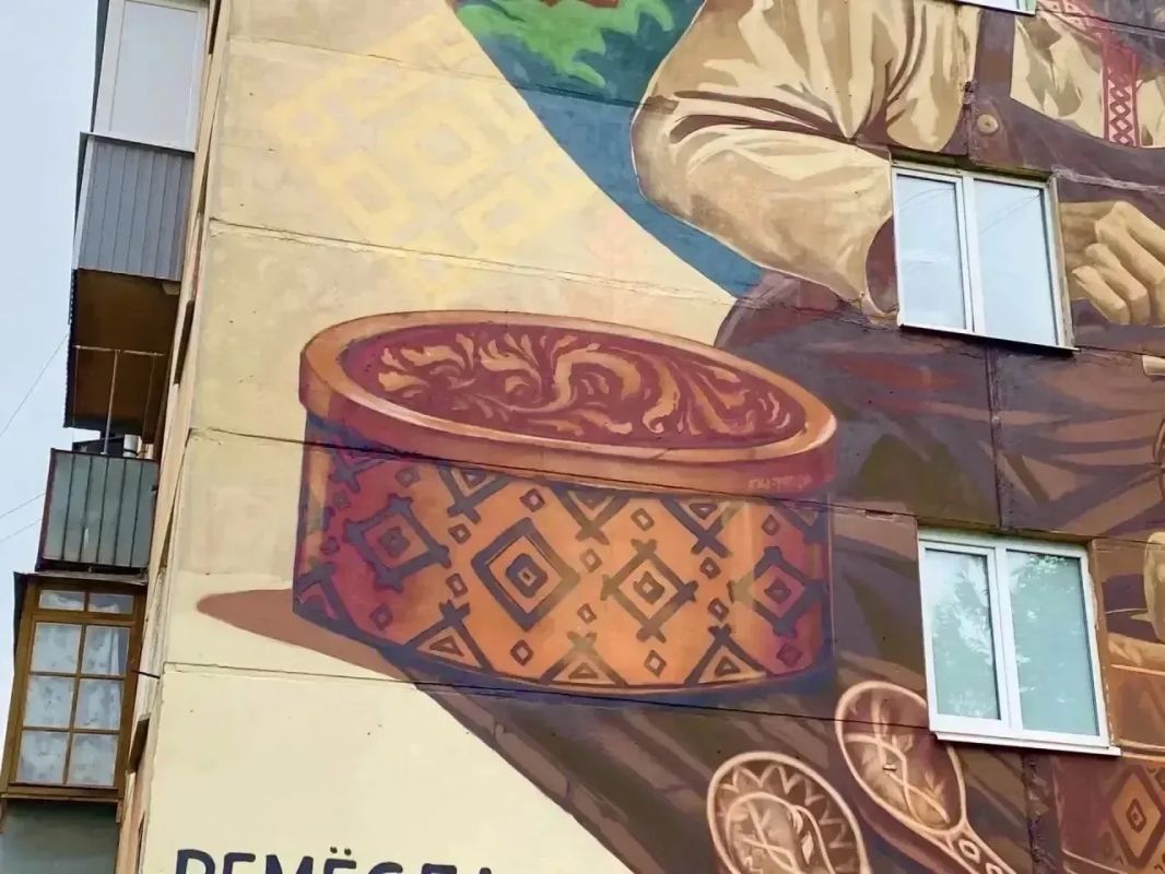 В Череповце появился новый мурал В Череповце появился новый мурал