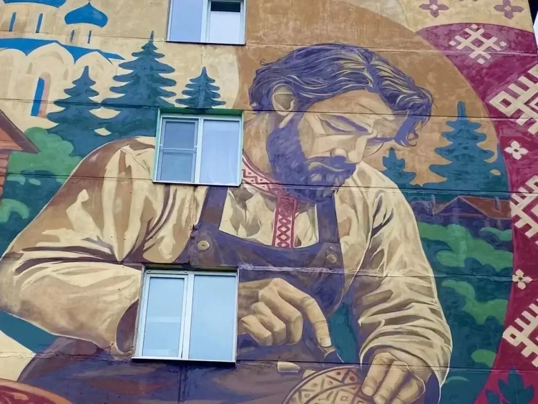 В Череповце появился новый мурал В Череповце появился новый мурал