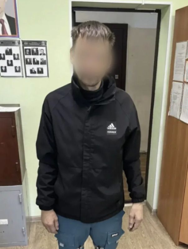 В Череповце сотрудники полиции задержали подозреваемого в краже из павильона В Череповце сотрудники полиции задержали подозреваемого в краже из павильона