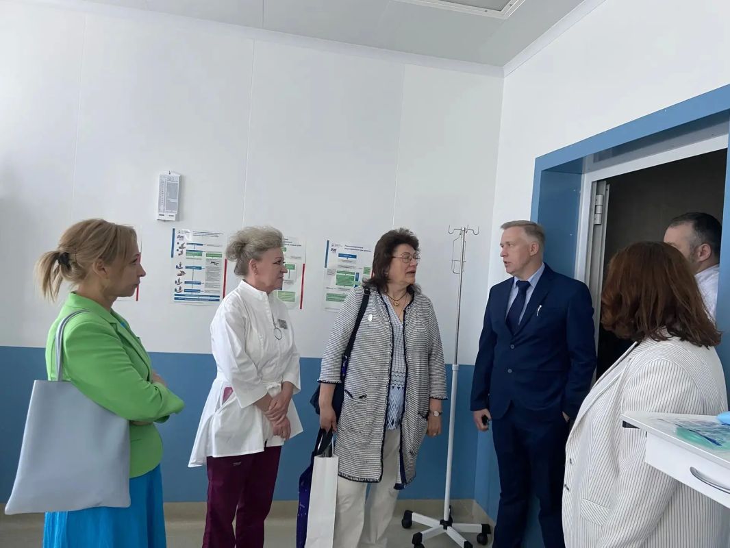 Делегация ведущих специалистов из Санкт-Петербурга посетила ВОДКБ Делегация ведущих специалистов из Санкт-Петербурга посетила ВОДКБ