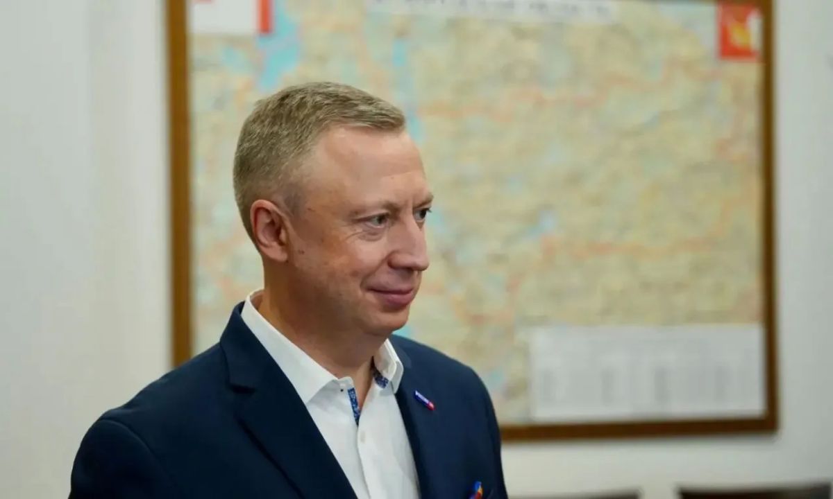 Георгий Филимонов: В представительство Вологодской области в Москве заглянул Эдуард Викторович Петров — тележурналист, заместитель директора Дирекции информационных программ «Вести», начальник службы выпуска правовых программ Георгий Филимонов: В представительство Вологодской области в Москве заглянул Эдуард Викторович Петров — тележурналист, заместитель директора Дирекции информационных программ «Вести», начальник службы выпуска правовых программ