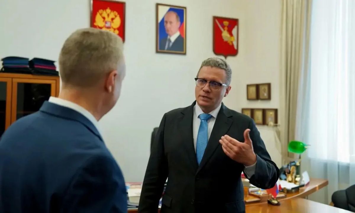 Георгий Филимонов: В представительство Вологодской области в Москве заглянул Эдуард Викторович Петров — тележурналист, заместитель директора Дирекции информационных программ «Вести», начальник службы выпуска правовых программ Георгий Филимонов: В представительство Вологодской области в Москве заглянул Эдуард Викторович Петров — тележурналист, заместитель директора Дирекции информационных программ «Вести», начальник службы выпуска правовых программ