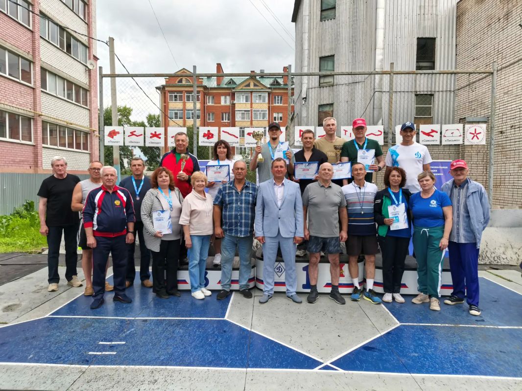В Вологде состоялся чемпионат по городошному спорту среди ветеранов органов безопасности и правопорядка В Вологде состоялся чемпионат по городошному спорту среди ветеранов органов безопасности и правопорядка