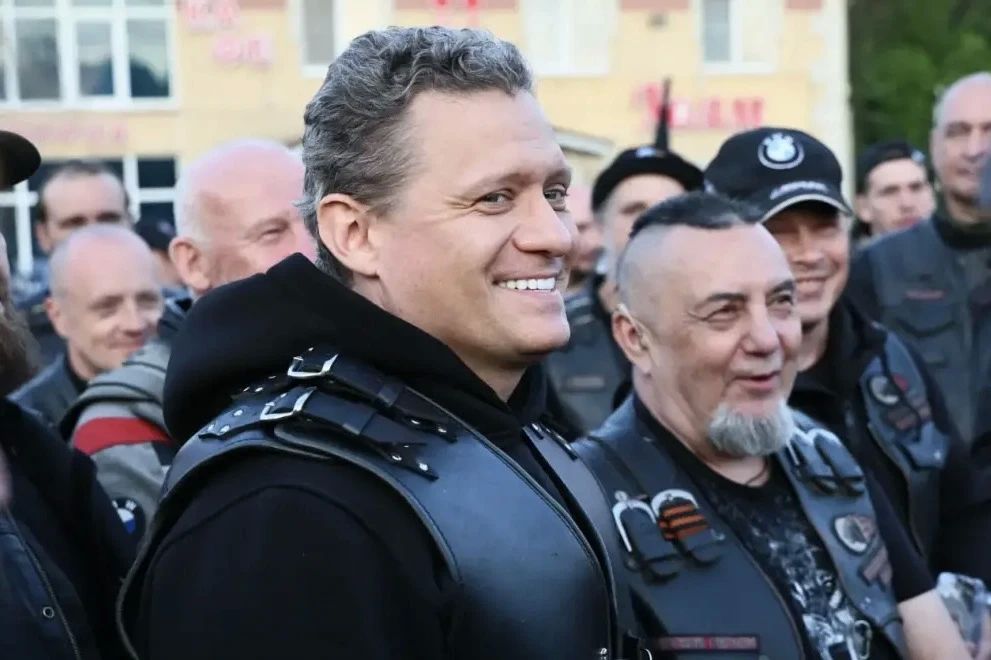Георгий Филимонов: Остановились у въездной стелы в наш регион на трассе М-8 на границе с Ярославщиной Георгий Филимонов: Остановились у въездной стелы в наш регион на трассе М-8 на границе с Ярославщиной