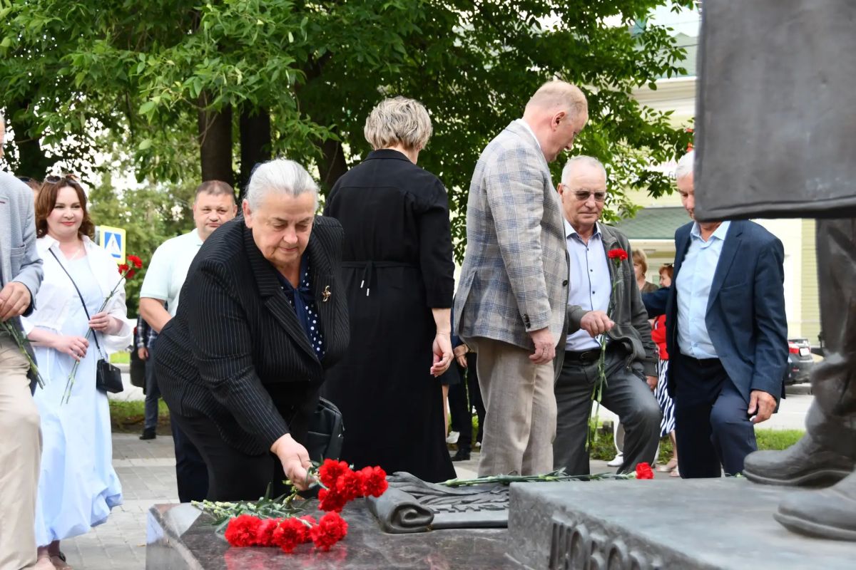 В Вологде почтили память Христофора Леденцова В Вологде почтили память Христофора Леденцова