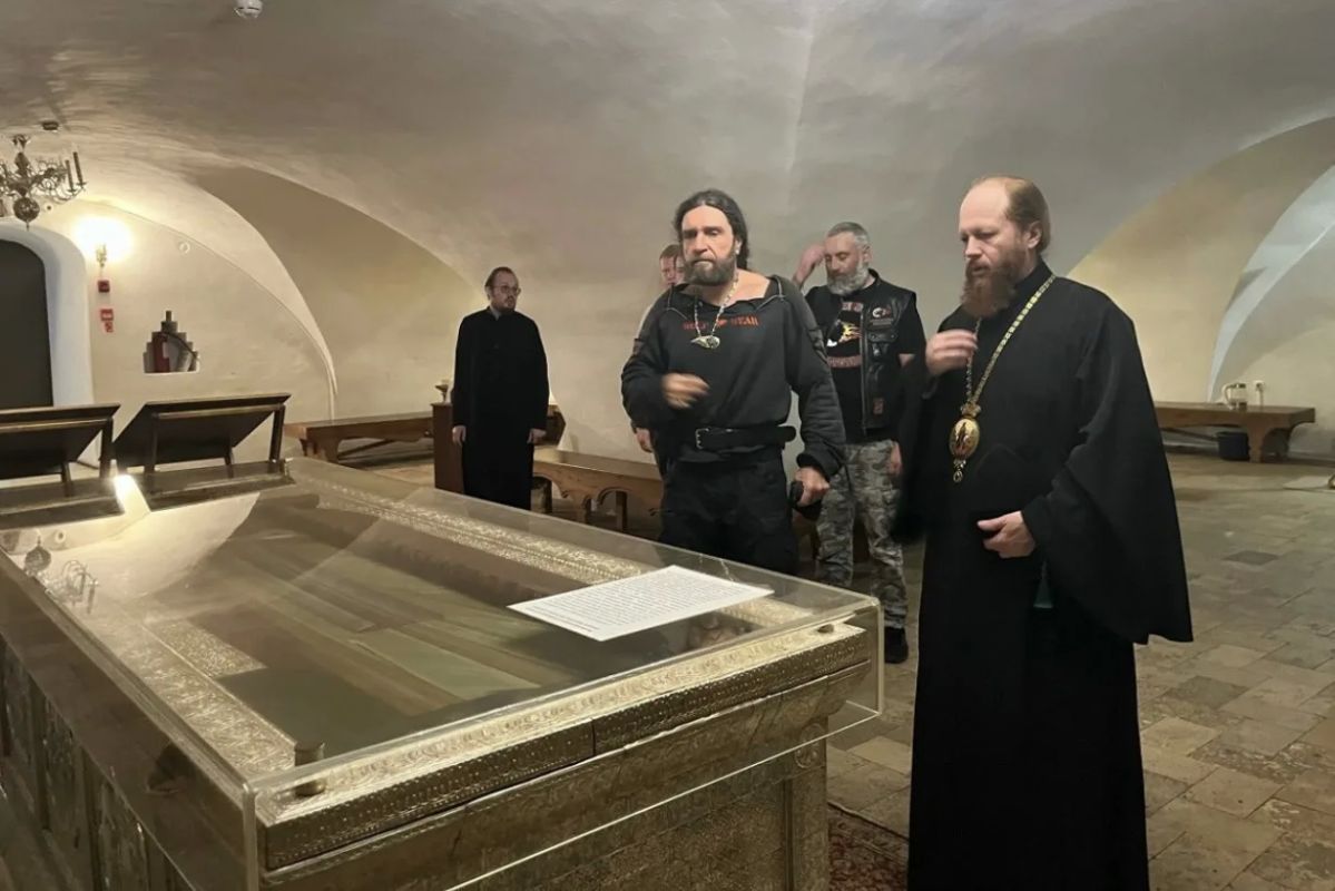 Представители мотоклуба «Ночные волки» посетили Спасо-Прилуцкий монастырь Представители мотоклуба «Ночные волки» посетили Спасо-Прилуцкий монастырь