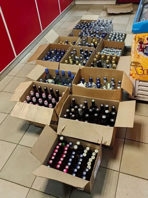В Череповце полицейские изъяли более 400 единиц алкогольной продукции В Череповце полицейские изъяли более 400 единиц алкогольной продукции
