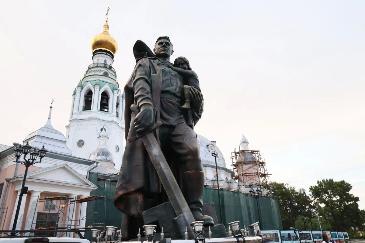 Георгий Филимонов: Праздничная программа, подготовленная «Ночными волками» ко Дню Крещения Руси, продолжилась на Кремлёвской площади в Вологде Георгий Филимонов: Праздничная программа, подготовленная «Ночными волками» ко Дню Крещения Руси, продолжилась на Кремлёвской площади в Вологде