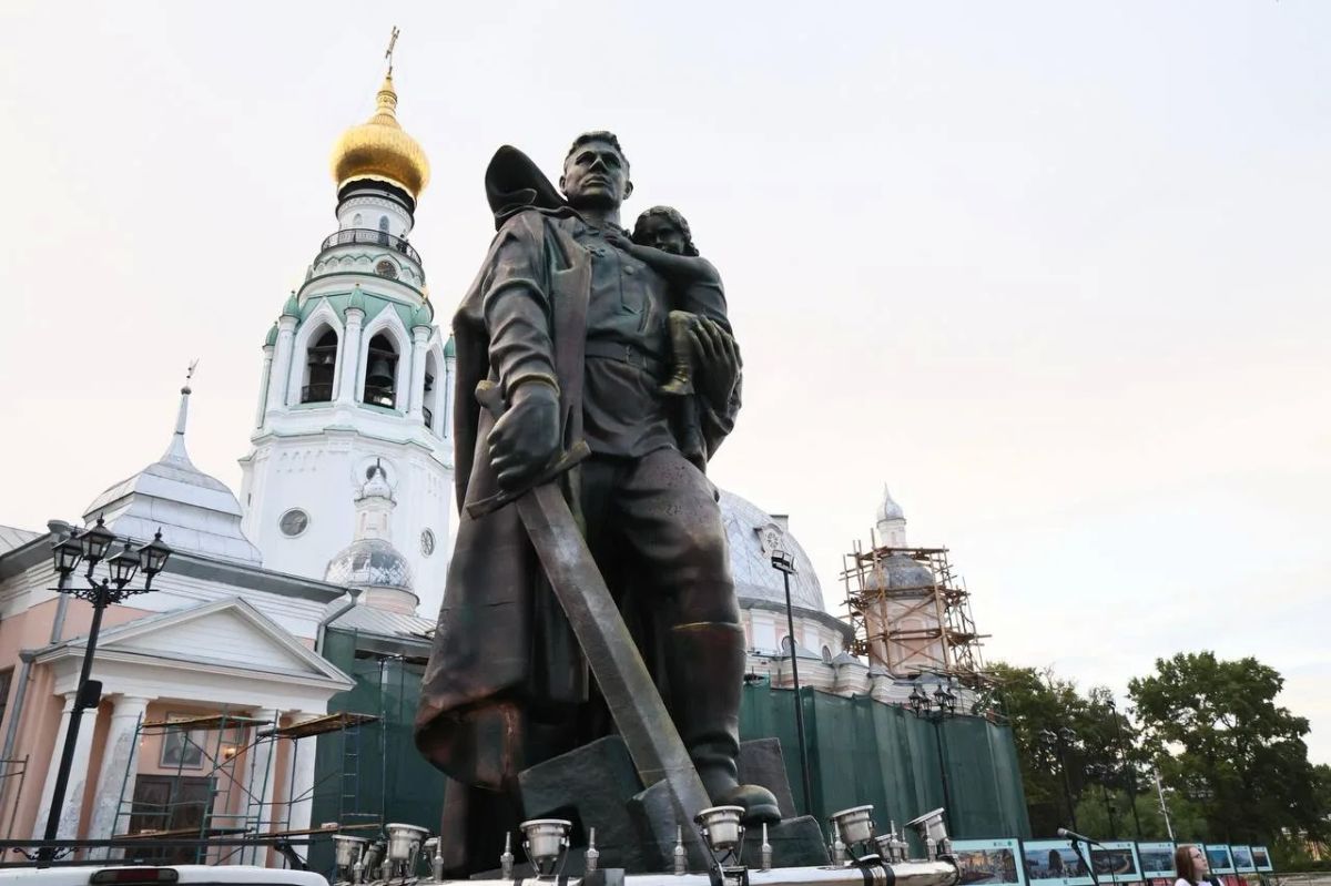 Мероприятие на Кремлёвской площади в Вологде продолжило праздничную программу, подготовленную «Ночными волками» ко Дню Крещения Руси Мероприятие на Кремлёвской площади в Вологде продолжило праздничную программу, подготовленную «Ночными волками» ко Дню Крещения Руси