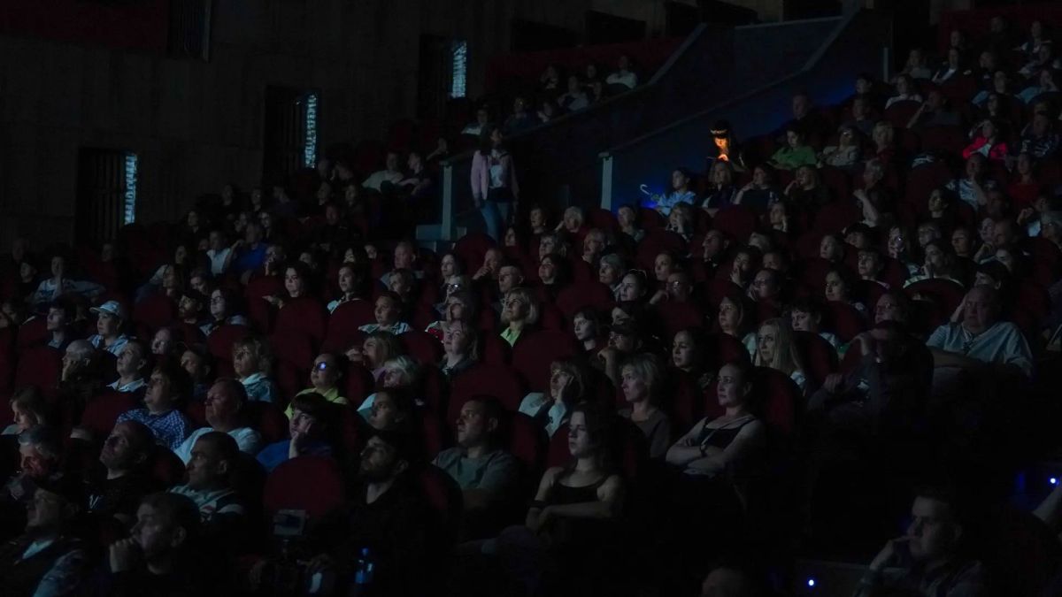 Георгий Филимонов: Накануне вечером в кинотеатре «Ленком» Александр Залдастанов (Хирург) представил вологжанам фильм-летопись «Русский реактор» Георгий Филимонов: Накануне вечером в кинотеатре «Ленком» Александр Залдастанов (Хирург) представил вологжанам фильм-летопись «Русский реактор»