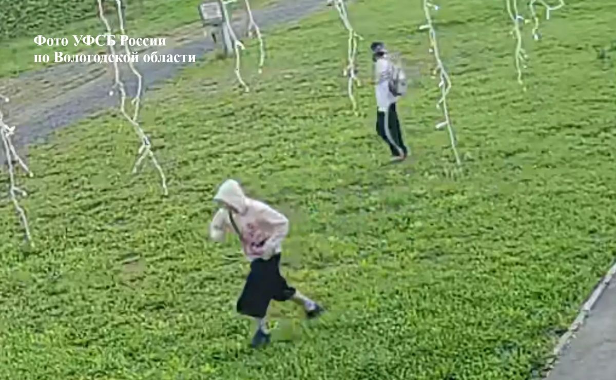 Суд отправил в колонию двух несовершеннолетних череповчан за поджог вышки сотовой связи Суд отправил в колонию двух несовершеннолетних череповчан за поджог вышки сотовой связи