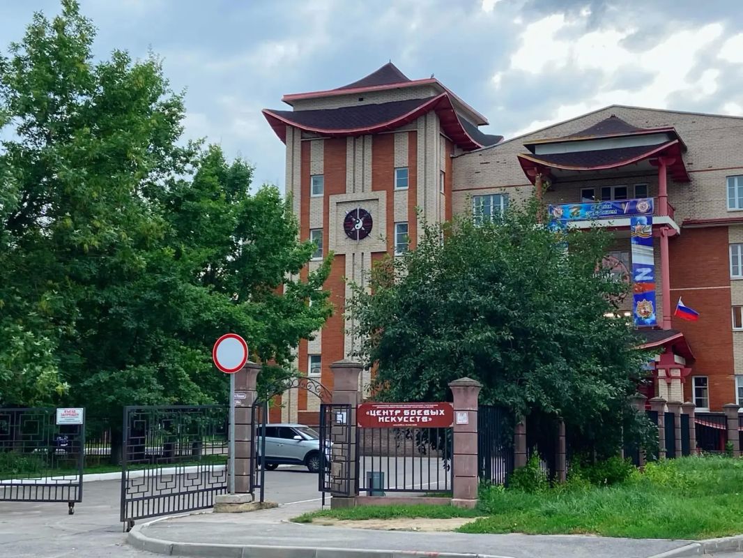 В Череповце начали превращать пустырь в китайский сад у Центра боевых искусств В Череповце начали превращать пустырь в китайский сад у Центра боевых искусств