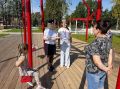 В Грязовце сотрудники полиции и общественники напомнили детям и их родителям о дорожной безопасности